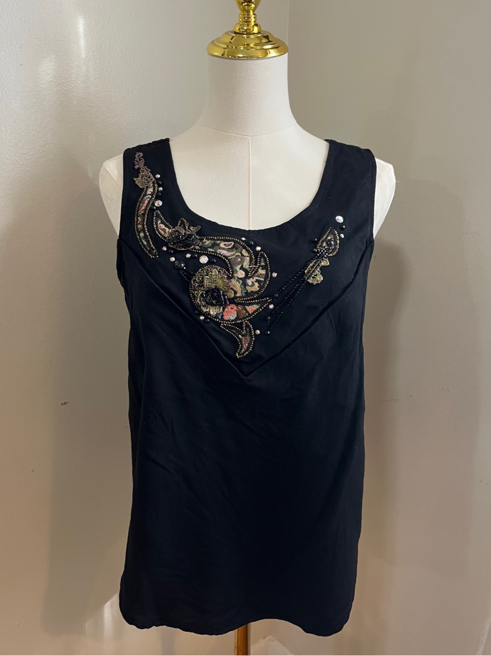 Black Embellished Scoop Neck Tank Top with Paisley Accent